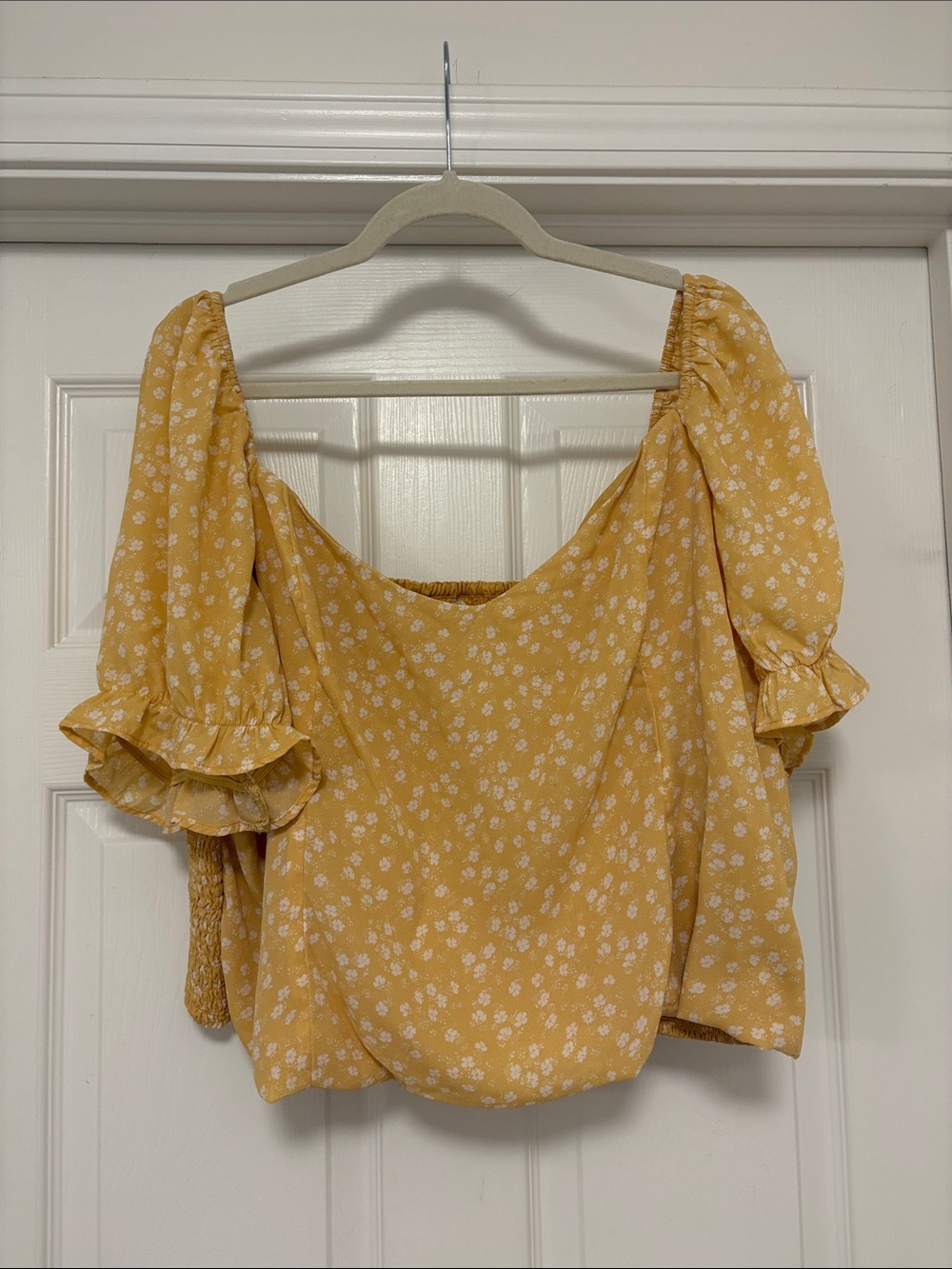 Abercrombie & Fitch Yellow Floral Puff Sleeve Square-Neck Top